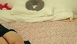 Cogiéndo A Lo Bestia A Mi Suegra Mientras Mi Novia Duerme Y La Lleno De Semen