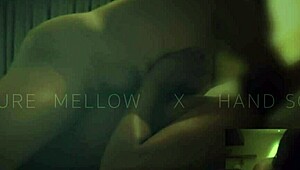 Maxine X Deepthroats Fat Dildo in Solo Show