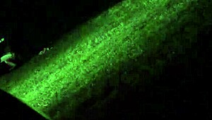 Aku ngintip istri selingkuh di kamar tidur saat dia ditiduri