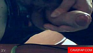 틴 18+ 아마추어와 섹시한 만남에서 애널 모험