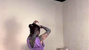 Von Poison gives ass bareback