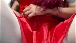 la mama noel puta drills all holes with dildo until squirting