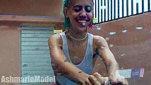 i saw this hairy latina flashing pussy at carwash putimoda 2 1