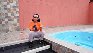 garota colombiana sai pra correr e acaba levando pica do treinador