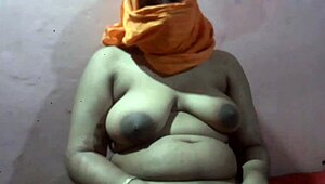 Seul à la maison avec la pote chaude de ma belle-mère 😏 action gros nichons