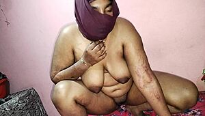 Bhabhi Struggles With Dick Sucking, So She Shaves Hair To Clean It.