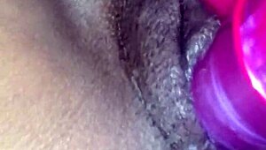 元カノ黒ギャルがバイブで焦らしてチンポしゃぶりまくり！