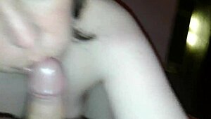 Pete de amiga sucks cock with bold intensity