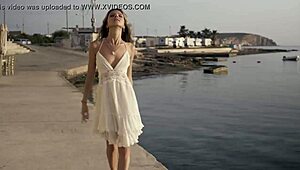 valentina ginagerson shows her beauty power with music 😍