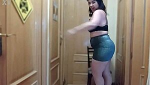 Dancing And Striptease With Big Ass