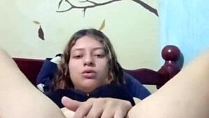 i masturbate so richly with my palette, feeling every touch on my small natural tits 😏