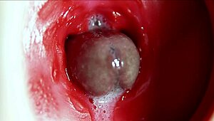 Orgasm mare în cur, cu gemete fantastice și mult spermă de la mașină