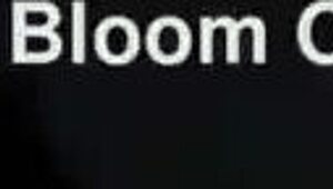 Stacy Bloom Enjoys Peaceful Anal With Dildo Khun.