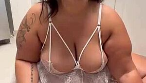 Hey, who knew fruit could be this entertaining with a curvy twist? 😏