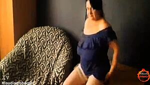 Brunette amateur klaudiaambergirl masturbates during photo casting interview