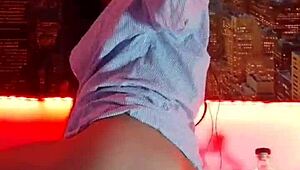 Hot Latina Girl Masturbates Live With Dildo