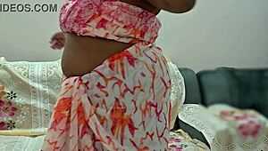 Desi Bhabhi Suma Seduces With Big Boobs