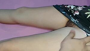 Remaja 18+ Passionate Angkat Rok untuk Aksi Rumahan Basah Pertama Kali dengan Kontol Gemuk Bukan Fantasi Kakak