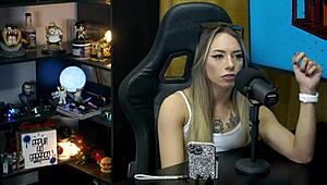 Ruan gives Bianca Demarchi a submissive fuck in the Brazilian podcast interview