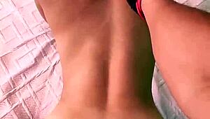 me pidió que la acompañara a su cuarto por el cargador, y pasó esto?