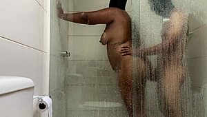 uh me comeu dentro do banheiro with that big cock in my sexy big pussy...