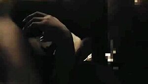 このバブがベッドでデカチンを騎乗位、うなり声すごい