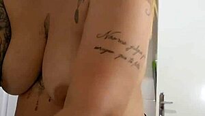 Мои дырки сегодня используют под сперму, шлюха-хотвайф в кайфе