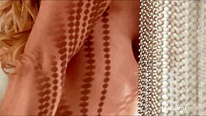 Big boobs pawg nikki benz dances while rubbing her tits.