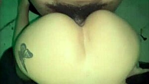 Naredim, da punčkina najboljša prijateljica konča na mojem kurcu