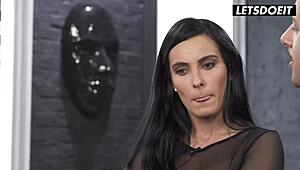 Milf Lexi Dona si nechává roztáhnout prdel v analu s velkým kokem