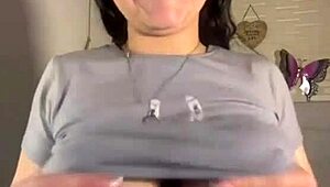 Tremendous features of a Colombian woman