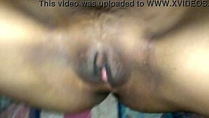 knull hennes glattbarberte fitte så gni klitten til hun spruter