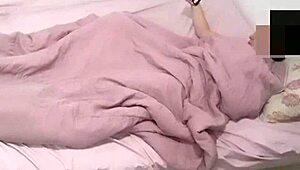 ADORO ESPERAR MEU MARIDO MASTURBANDO GOSTOSO E ASSISTINDO XVIDEOS ANTES DE TREPAR TODA NOITE