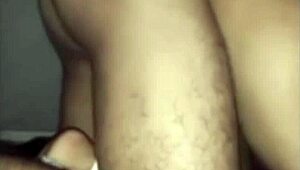 Pasangan Myanmar amatir asli bikin video rumah tangga, telanjang buat main pantat satu lawan satu dan naik sampe klimaks di kamar mandi 😏