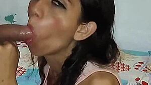 ОНА ВКУСНО СОСЕТ ХУЙ МОЕГО ЖЕНАТОГО СОСЕДА