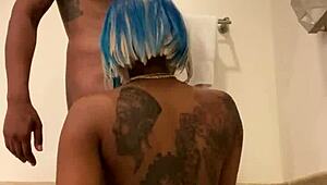 Tieten ideaal voor slordig spugend ebony pik zuigen met kokhalzen en zaadorgasme!