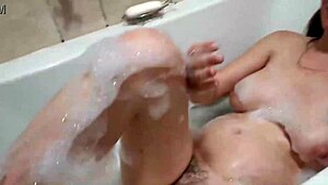 Sexy Bath Smoking Session