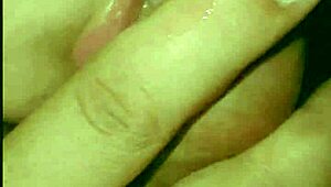 Dominikansk BBW bøjer sig for pik blowjob med håret fisse.