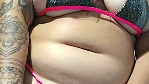 Uh, sådan her unge 18+ tøser flasher og onanerer solo for deres elsker på video...