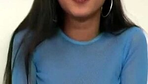 morocha puta masturbates with great tits