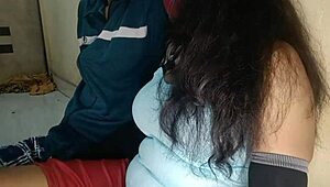 Fodi minha gata da faculdade gostosa junto com meu macho