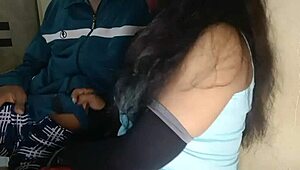 俺の熱いセクシーな大学ガールフレンドを彼氏とセックス