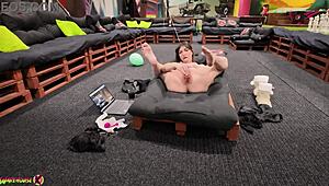 French babe dances on webcam using dildo for self-pleasure