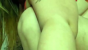 abrindo minha buceta juicy pra facilitar pro meus comedores 😏