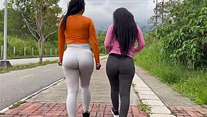 의붓자매와 나 남친 자지 우리 엉덩이에 꽂아보기 - 제니퍼 플레이 & 루이스 걸 69