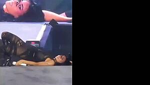 Sexy Aitana Dances with Intense Moves and Alluring Body in Captivating Performance.