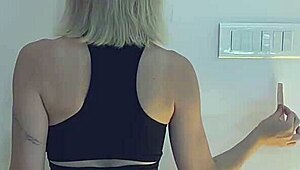 Blonde Cosplay Parody with Juicy Pussy Close-Up