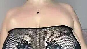 I want to sit on your face with big natural saggy tits, ovals, and hard nipples! 😍