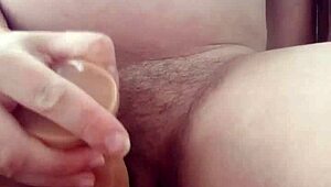 I’m so into watching this pregnant MILF masturbate solo right now.