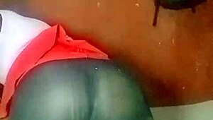 sexyjayla254 fingers her gaping ass up close